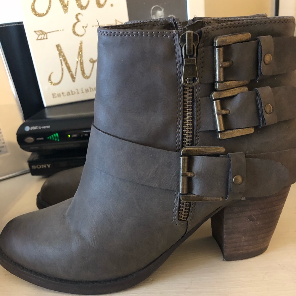 Mossimo Ankle boots w/ short heel